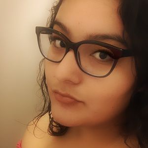 Meet your Posher, Yuridia